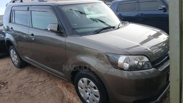 Toyota Corolla Rumion 2011