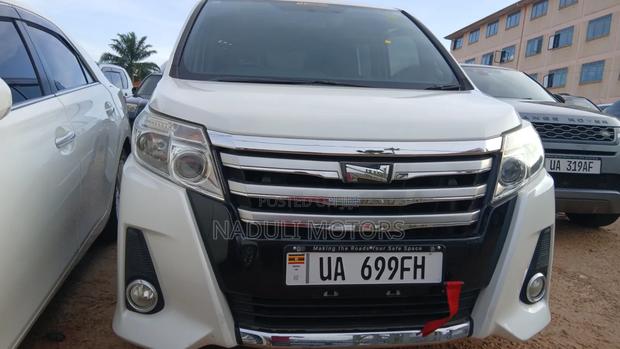 Toyota Noah 2016 White