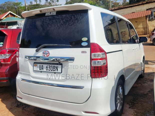Toyota Noah 2012 White
