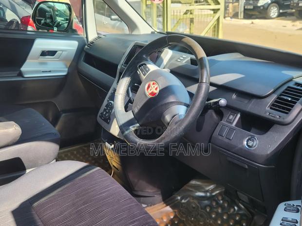 Toyota Noah 2012 White