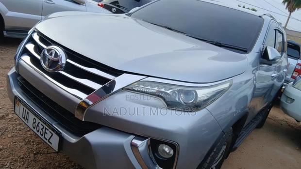 Toyota Fortuner 2018 Silver