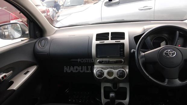 Toyota IST 2010 Silver