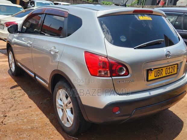 Nissan Dualis 2010 Silver
