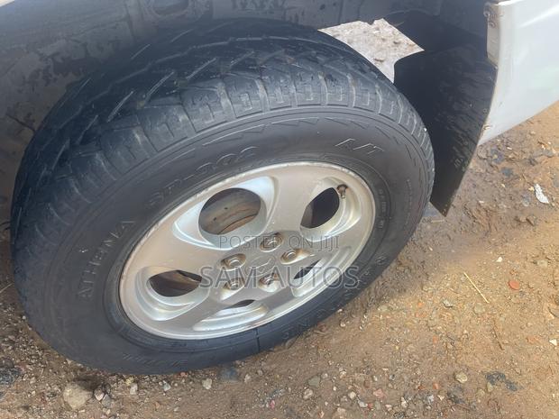Mitsubishi Pajero IO 2000 White