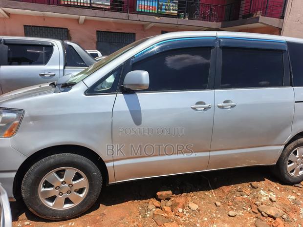Toyota Noah 2.0 FWD (8 Seater) 2003 Silver