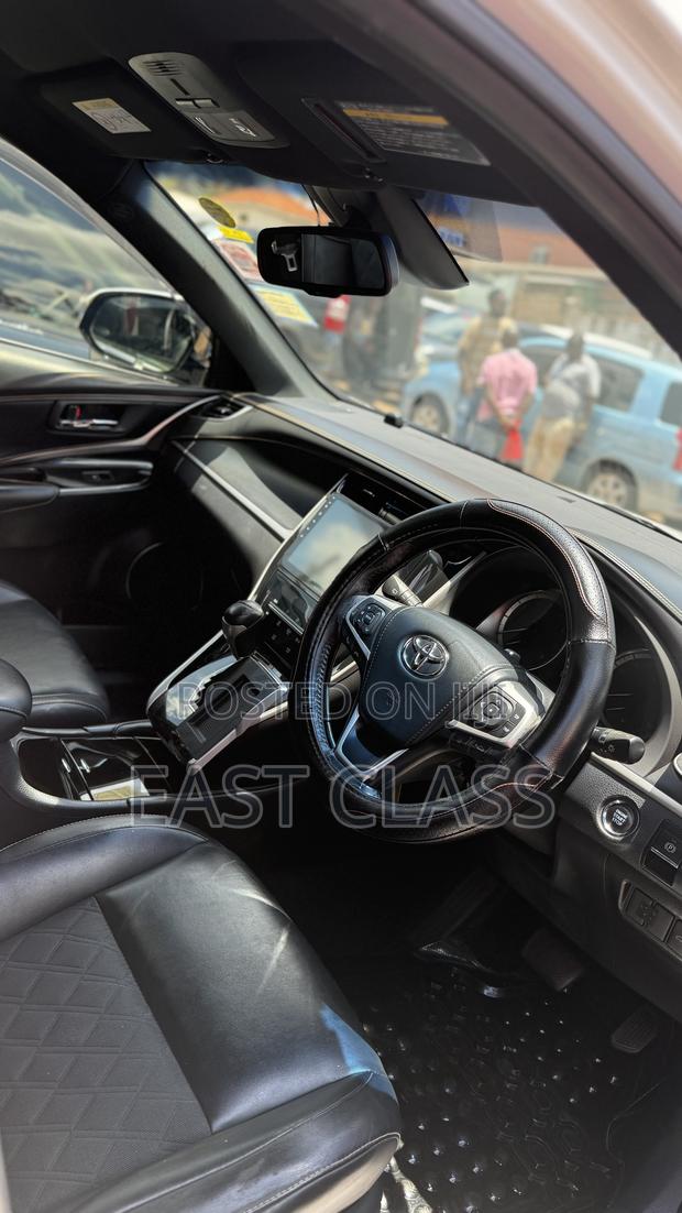 Toyota Harrier 2.0 2017 White