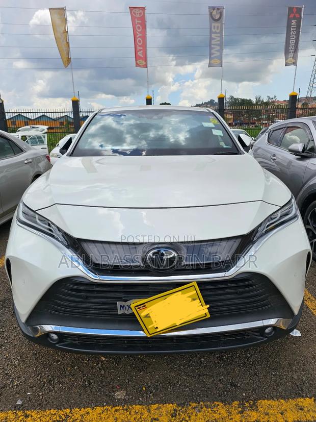 Toyota Harrier 2.0 2021 White