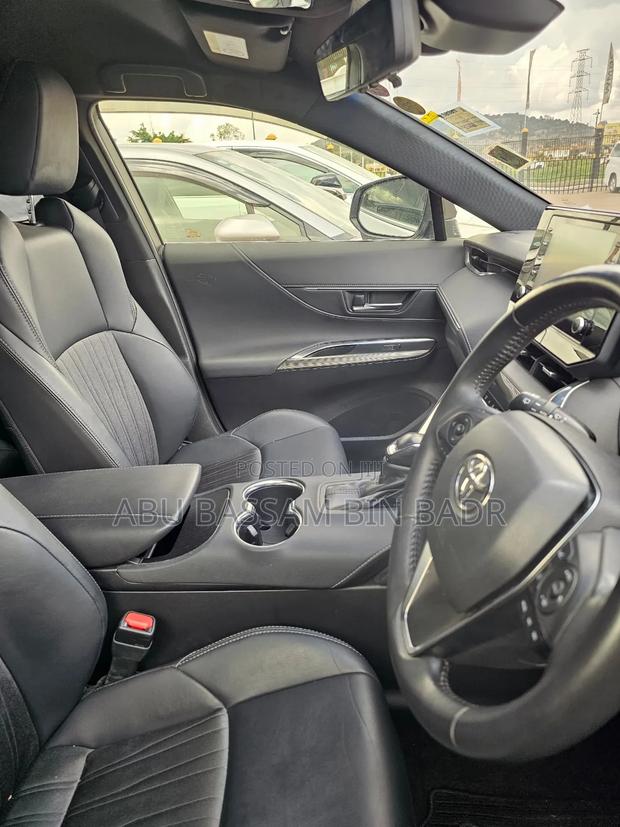 Toyota Harrier 2.0 2021 White