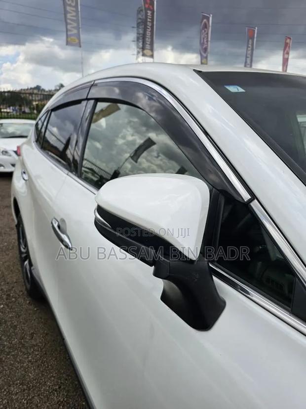 Toyota Harrier 2.0 2021 White