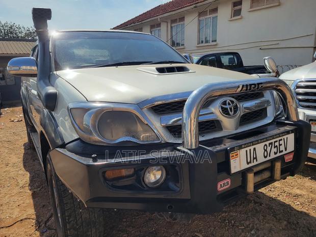 Toyota Hilux 3.0 D-4D Double Cab 4x4 Raider 2007 Silver