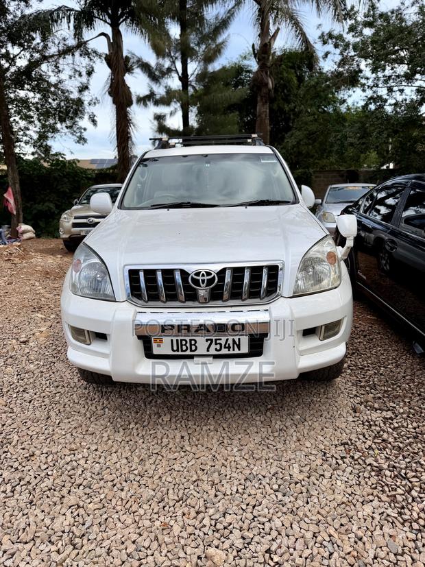 Toyota Land Cruiser Prado 2007 White