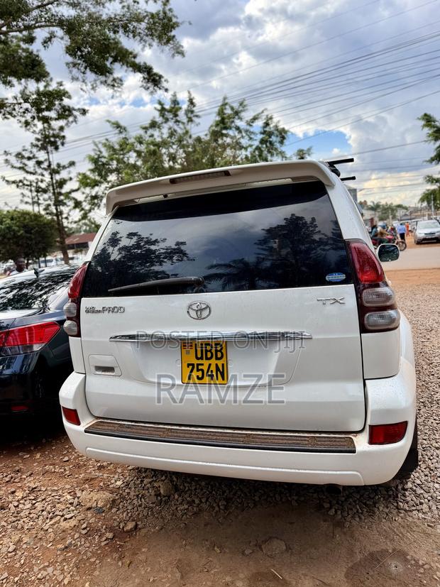 Toyota Land Cruiser Prado 2007 White