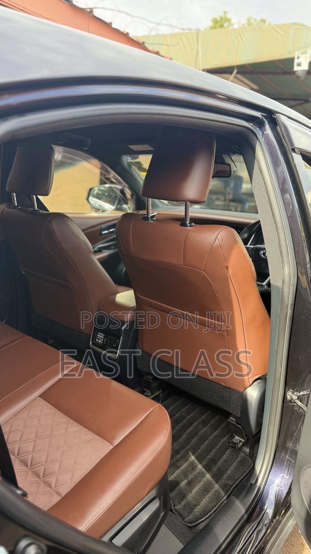 Toyota Harrier 2.0 2017 Blue