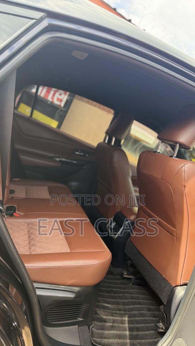 Toyota Harrier 2.0 2017 Blue