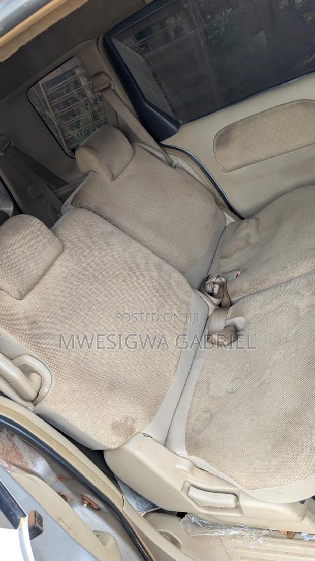 Toyota Sienta 2007 Silver