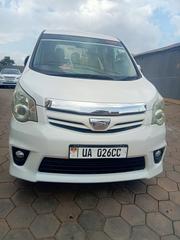 Toyota Noah 2.0 143hp AWD (7 Seater) 2012 White for sale
