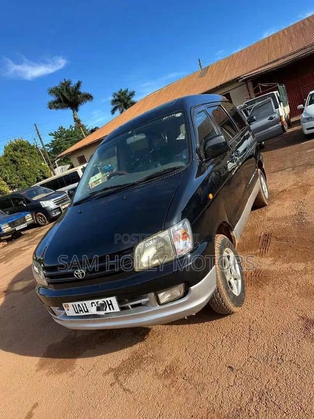 Toyota Noah 2.0 FWD (8 Seater) 2001 Black