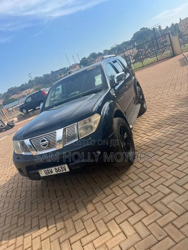 Nissan Pathfinder 2009 Black