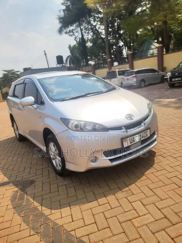 Toyota Wish 2012 Silver