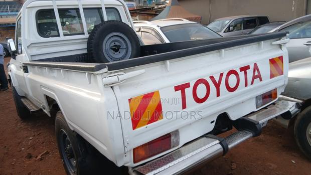 Toyota Land Cruiser 2010 White