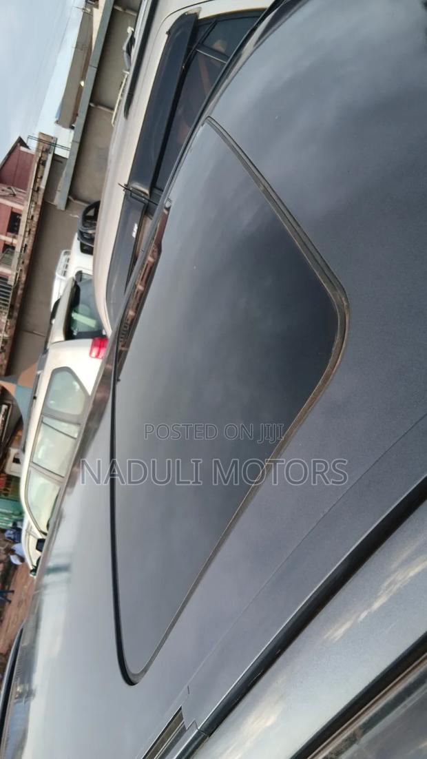 Toyota Harrier 3.0 V6 2000 Black