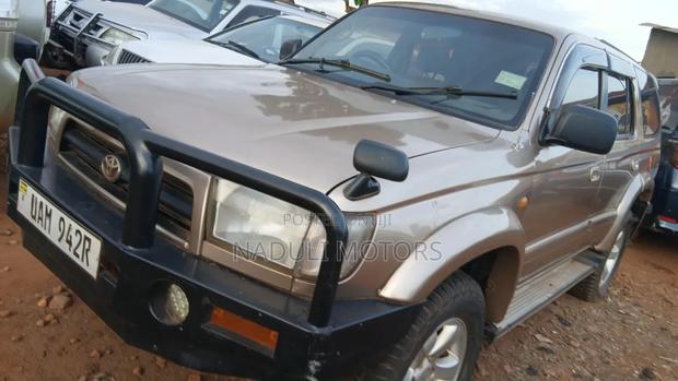 Toyota Hilux Surf 2002