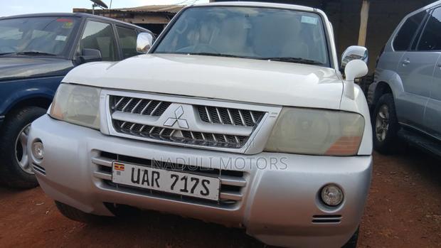 Mitsubishi Pajero 2006 White