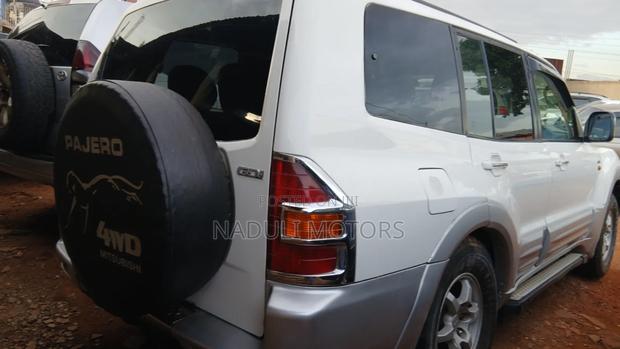 Mitsubishi Pajero 2006 White