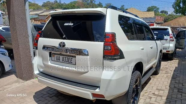 Toyota Land Cruiser Prado 2018 White