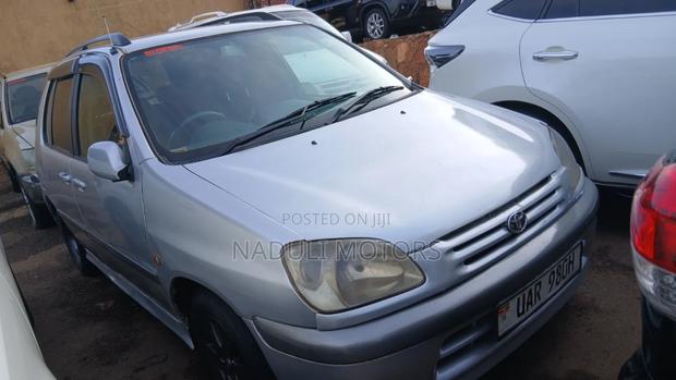 Toyota Raum 1.5 FWD 2001 Silver
