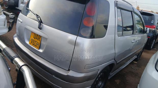 Toyota Raum 1.5 FWD 2001 Silver