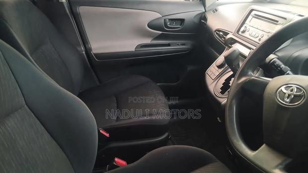 Toyota Wish 2010 Black