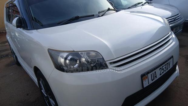 Toyota Corolla Rumion 2011 White