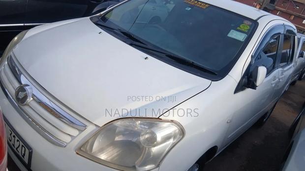 Toyota Raum 1.5 FWD 2011 White
