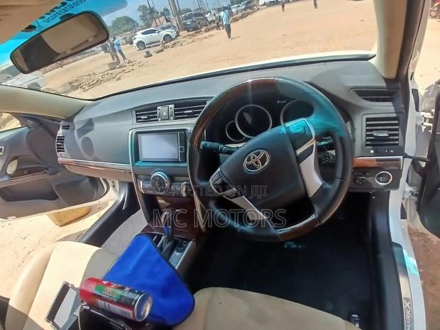 Toyota Mark X 2.5 AWD 2014 White