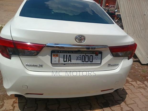 Toyota Mark X 2.5 AWD 2014 White