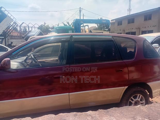 Toyota Ipsum 1999 Maroon