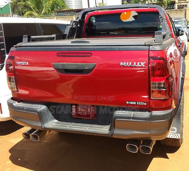 Toyota Hilux 2019 Red