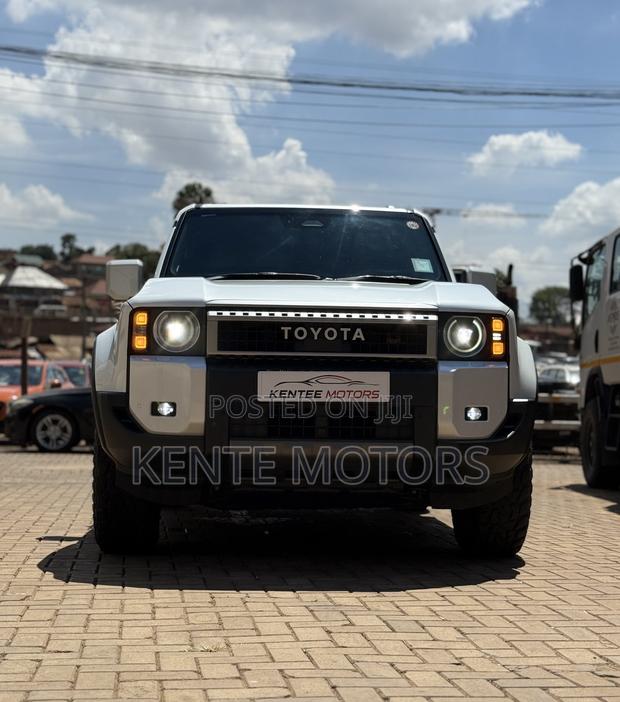 Toyota Land Cruiser Prado 2.4 Hybrid 2025 White