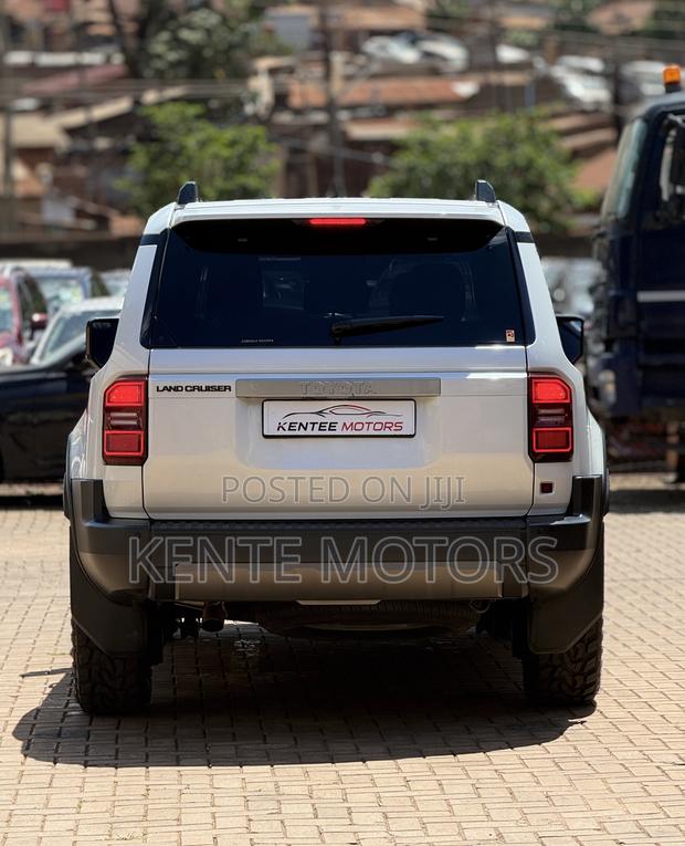 Toyota Land Cruiser Prado 2.4 Hybrid 2025 White