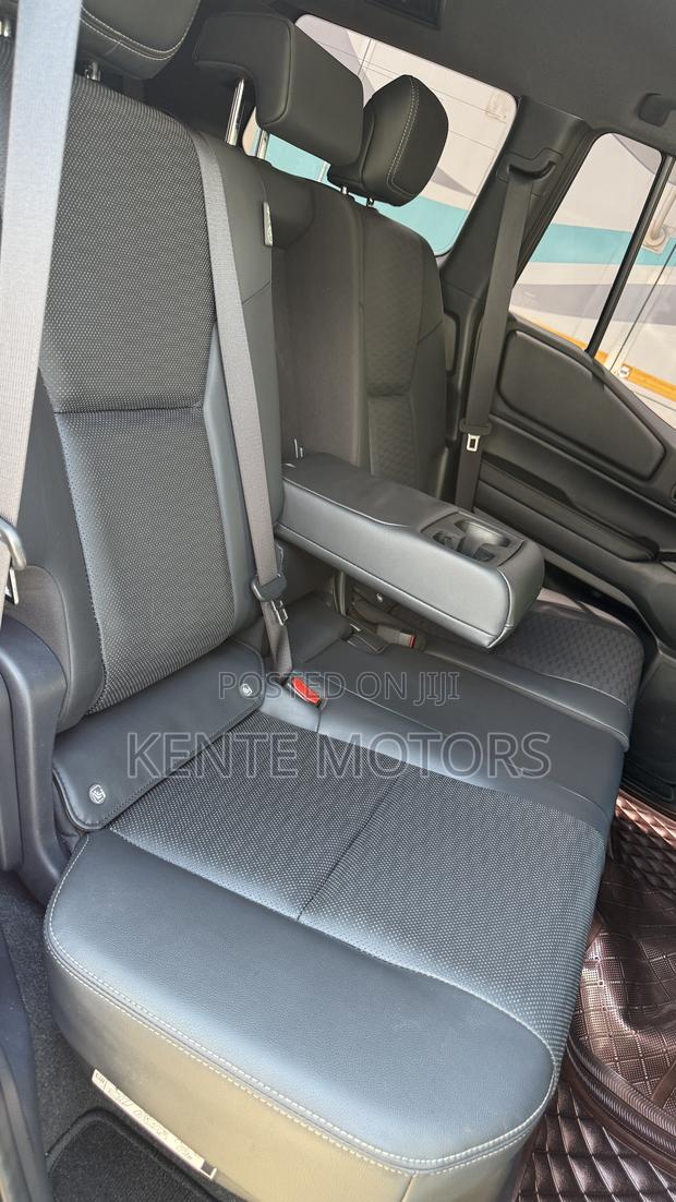 Toyota Land Cruiser Prado 2.4 Hybrid 2025 White