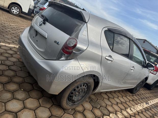 Toyota Aqua 2013 Silver