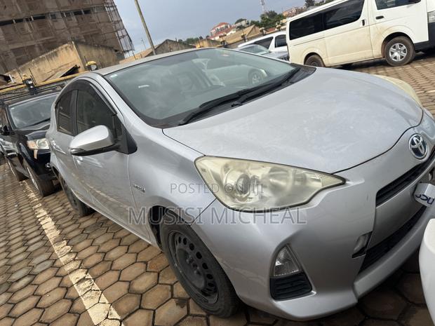 Toyota Aqua 2013 Silver