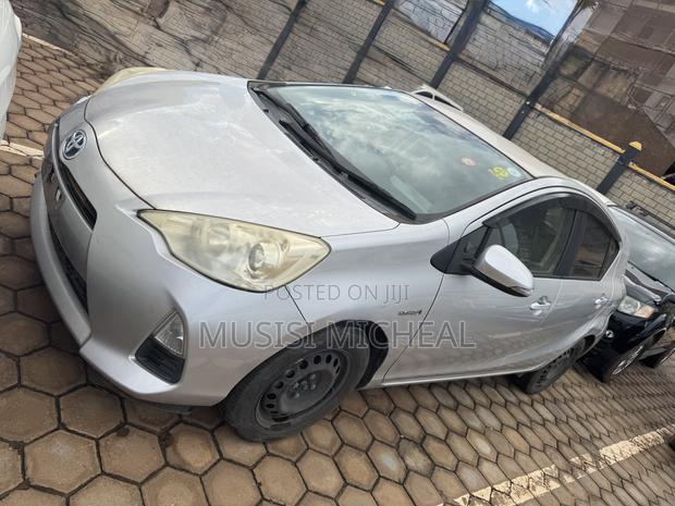Toyota Aqua 2013 Silver