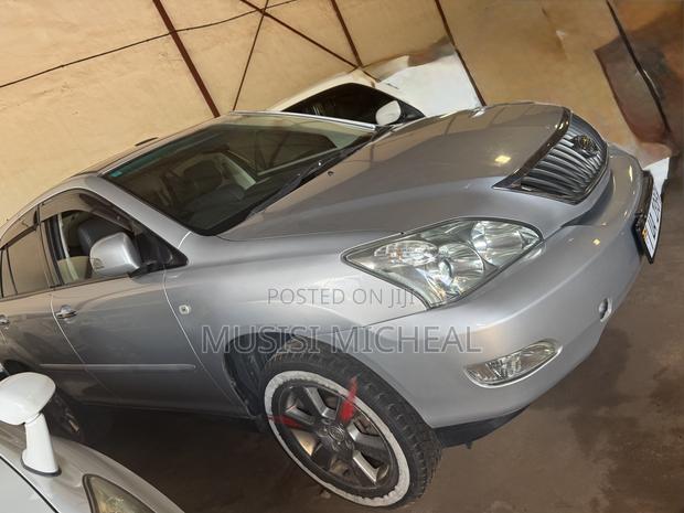 Toyota Harrier 2.4 2012 Silver