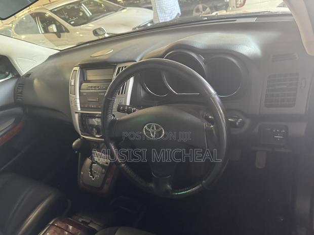 Toyota Harrier 2.4 2012 Silver