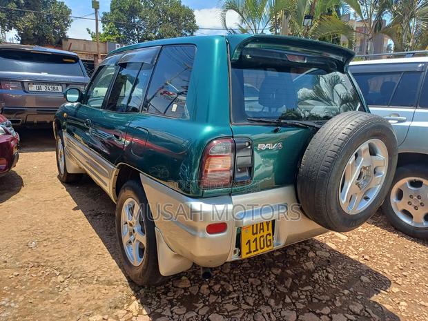 Toyota RAV4 Automatic 2000 Green