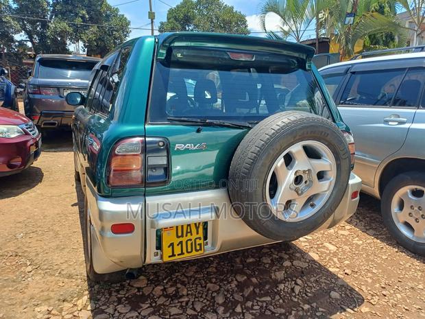 Toyota RAV4 Automatic 2000 Green