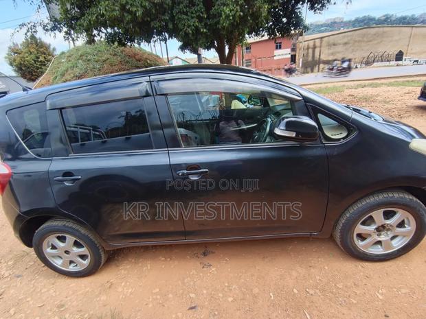 Toyota Ractis 1.5 AWD 2006 Black