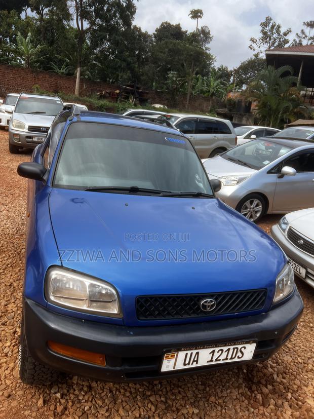 Toyota RAV4 1.8 2007 Blue